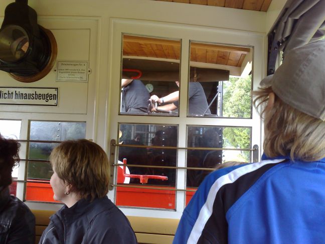 Freier Blick zum Arbeitsplatz des Lokf�hrers und Heizers.