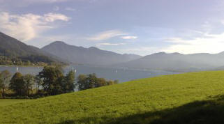 Auf der Busr�ckfahrt: Blick auf den Tegernsee
