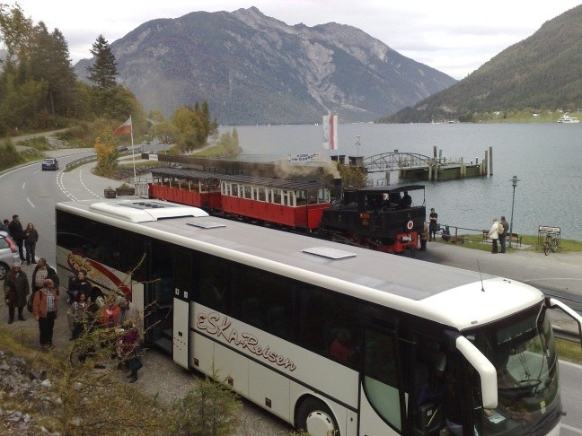 Seespitz am Achensee: Strae, Schiene und Wasserweg treffen hier zusammen